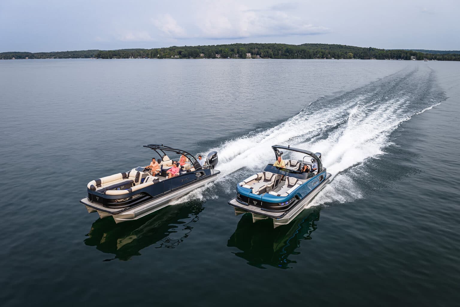 Find a Dealer Tahoe Pontoon Boats